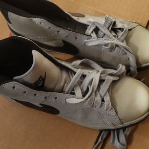 Nike Blazer MID 318705 006  gray YOUTH SIZE 5.5y